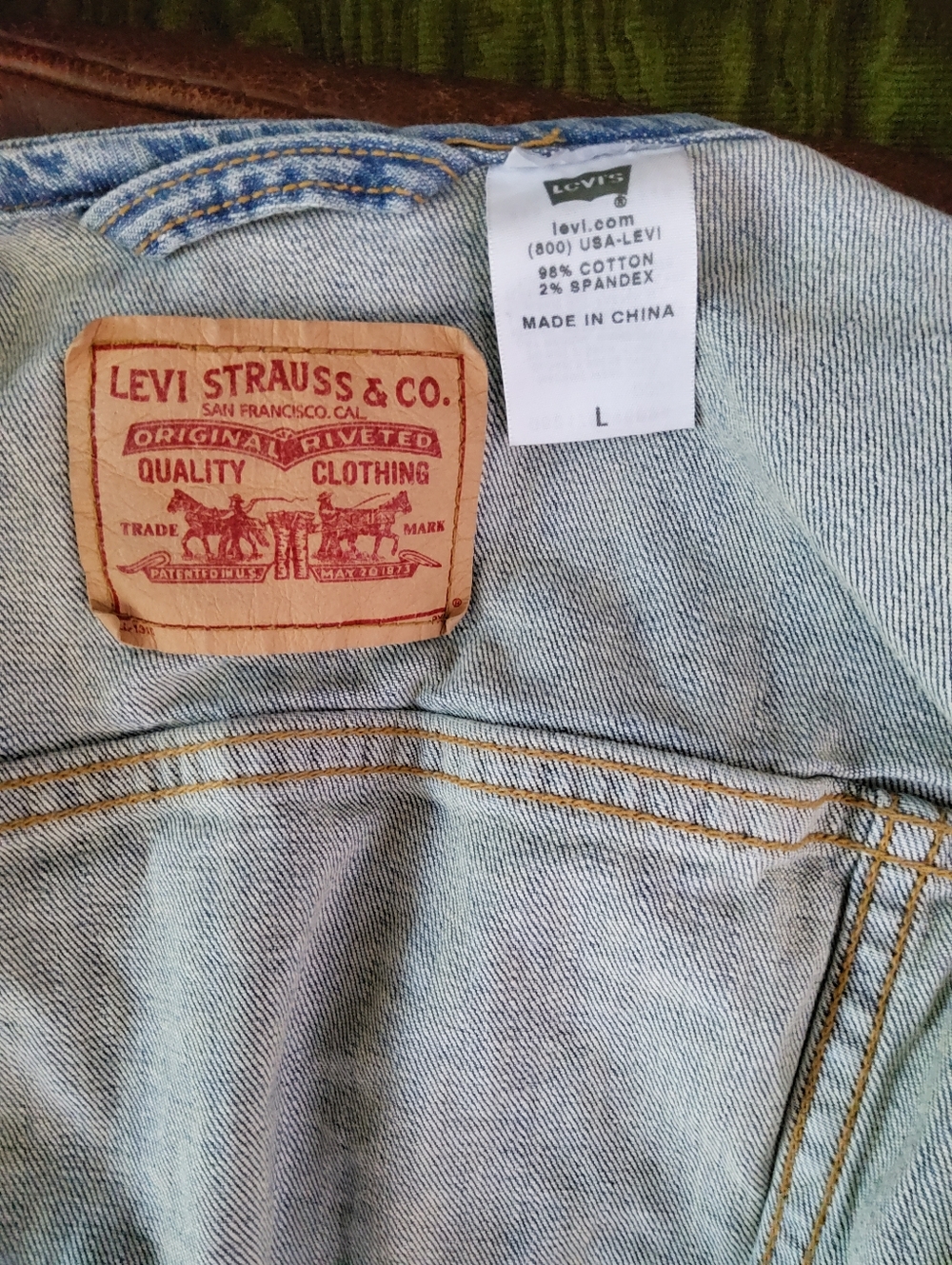 Levi's Light Wash Denim Vest with Red Tab - Picture 2 of 7